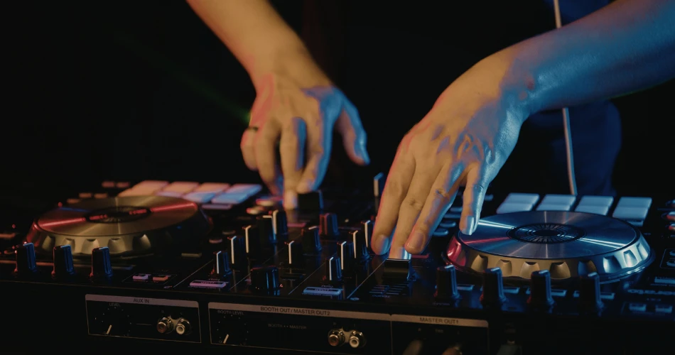 Santa Barbara Nightlife Guide: Where to Drink, Dance & Unwind